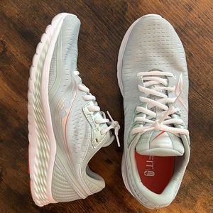 Saucony Kinvara Tennies